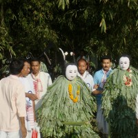 Two bohuas welcomed by the villagers
